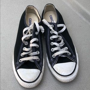 Converse Chuck Taylors low
